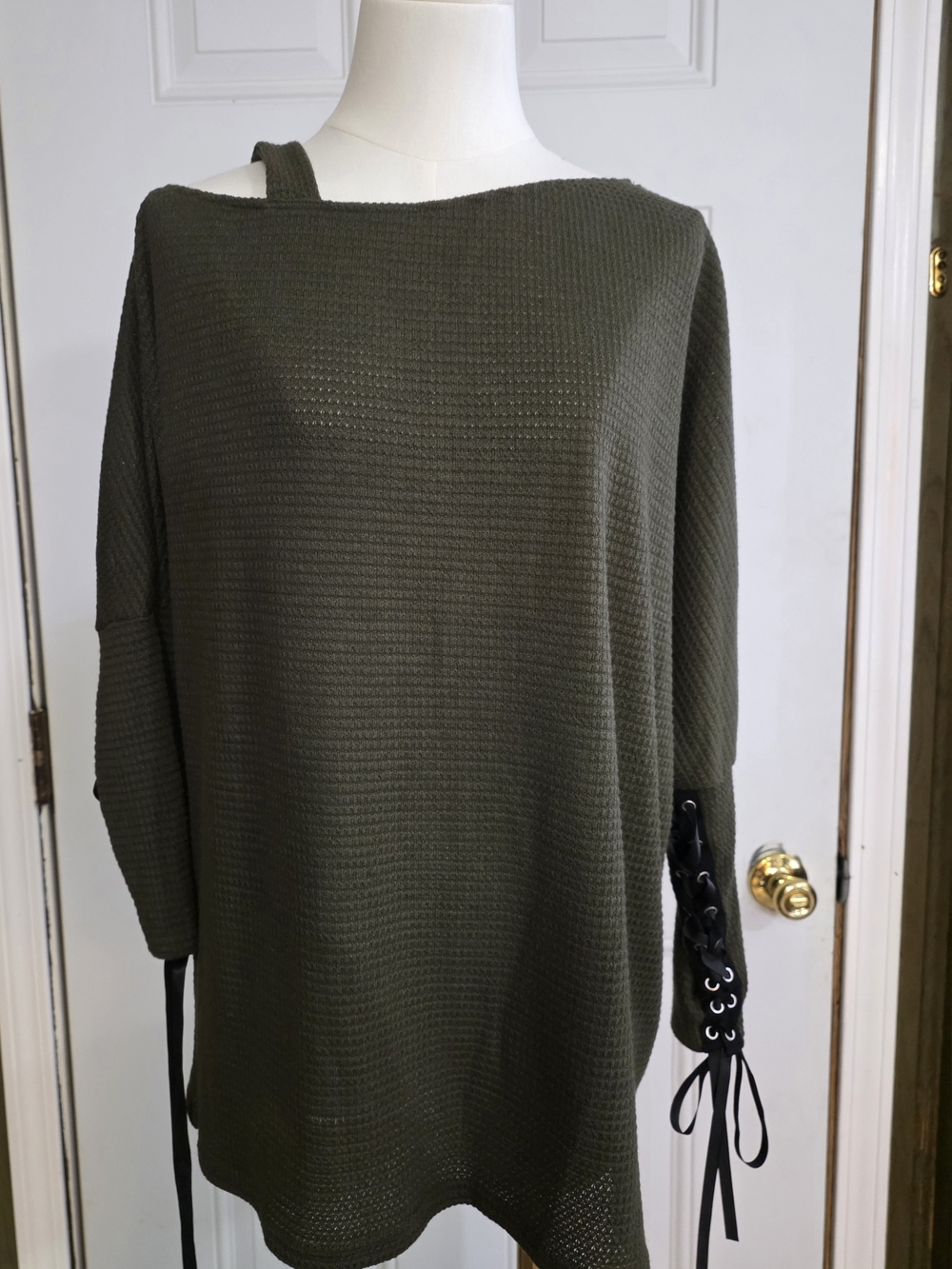 Off-Shoulder Olive Green Lace-Up Sleeve Lightweight Sweater